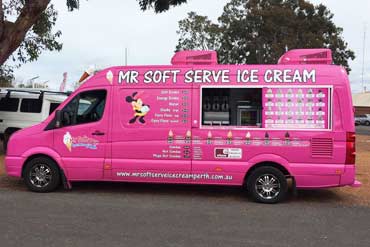 Yummi Yummi Ice Cream Van